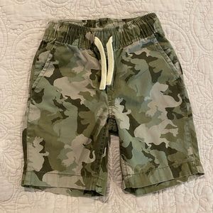 Children’s Place Camo shorts size 5